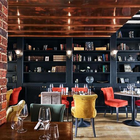 The Talbot Inn Woking Exteriör bild