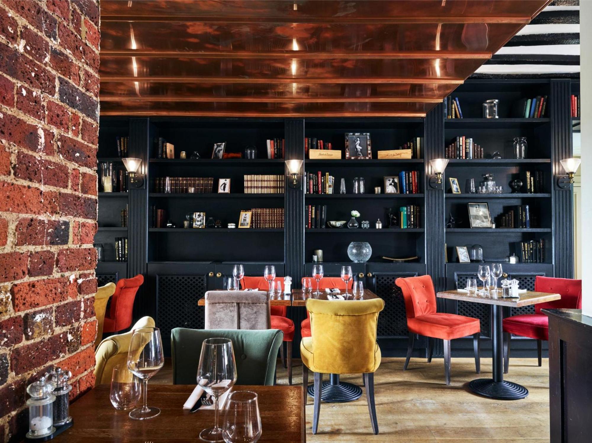 The Talbot Inn Woking Exteriör bild