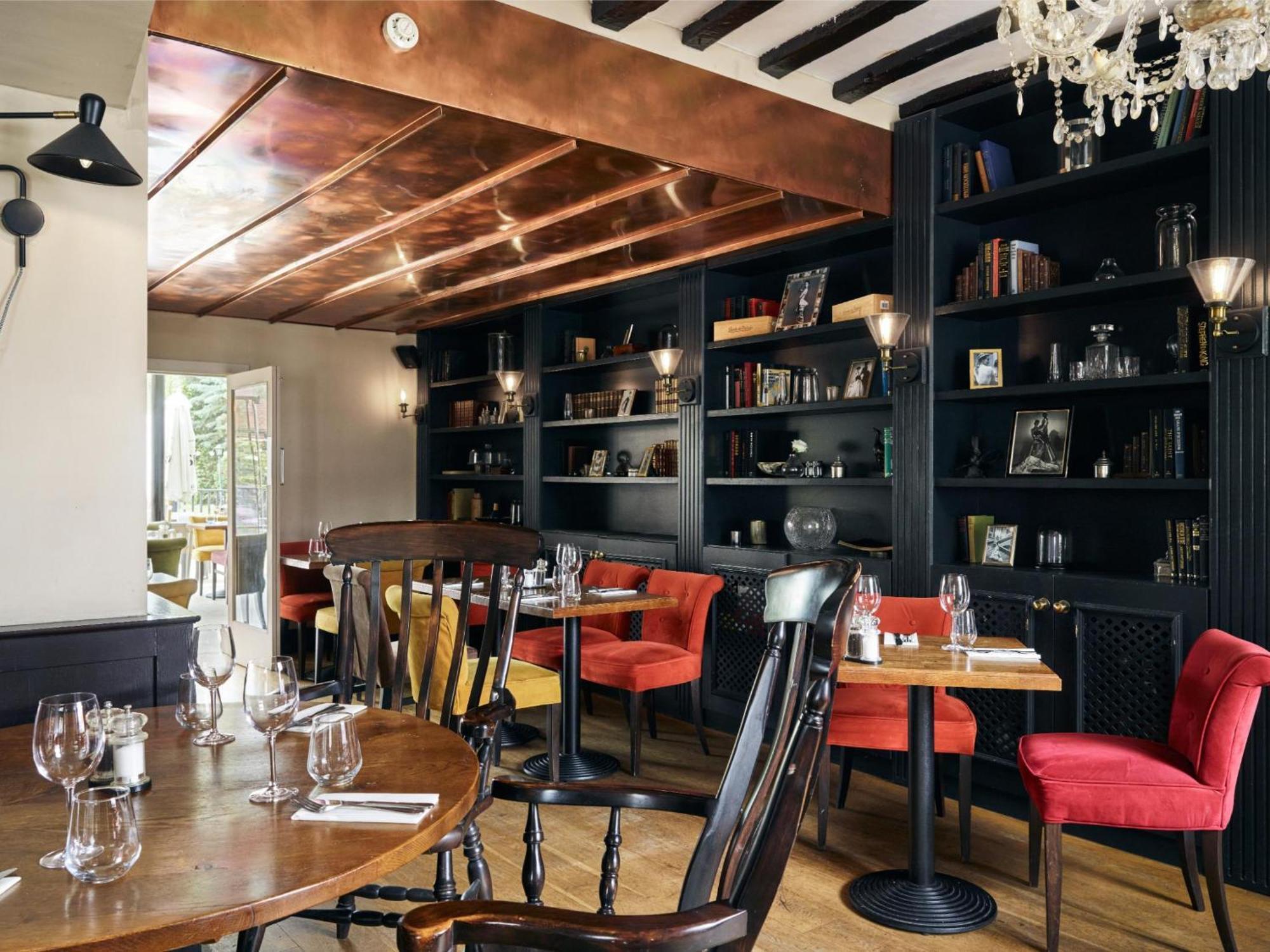 The Talbot Inn Woking Exteriör bild
