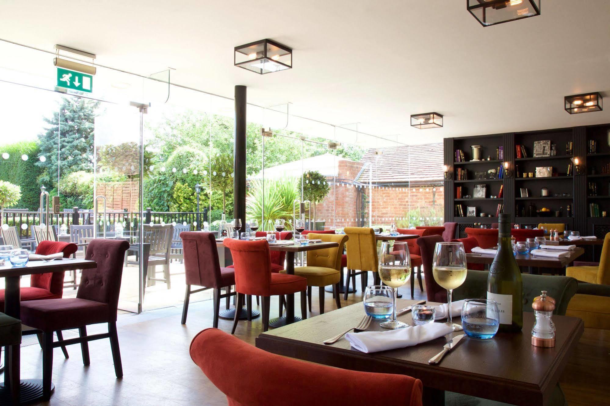 The Talbot Inn Woking Exteriör bild
