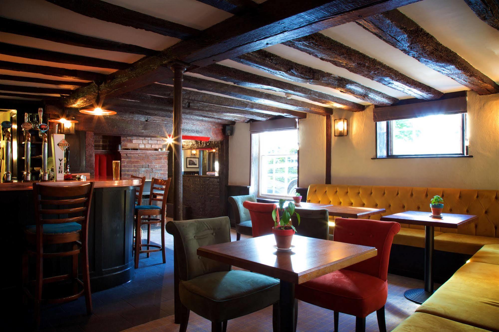 The Talbot Inn Woking Exteriör bild