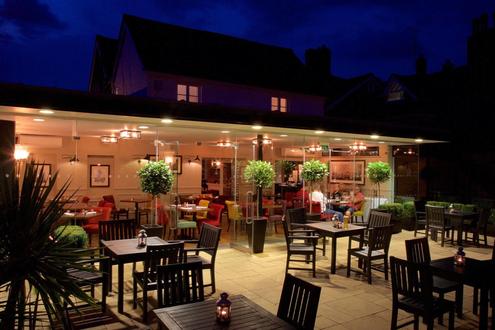 The Talbot Inn Woking Exteriör bild